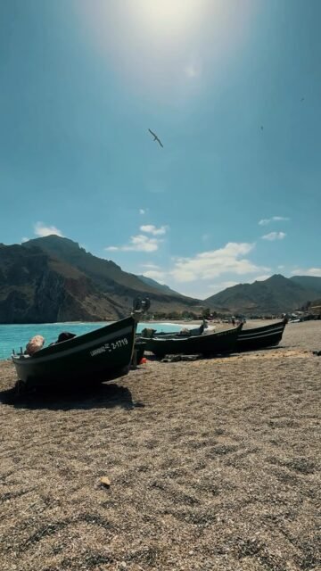 That was the first time I fly somewhere without a passport 🤭
I miss the sea, and even if I visit I only dip my feet in the salty water most of the time.. the fresh breeze feels enough sometimes.. but here I needed to be submerged for the first time in years. 
I have a thing for boats.. I love their shape.. especially fishing boats.. so the last day I sat in a café by al hoceima port and painted the fishing boats of Badès — I Finished the last layers back home. 
And that’s how I carry places home ⚓️